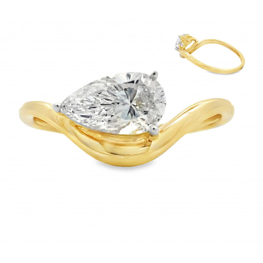 East-West Pear Shape Diamond Ring in 14K Yellow Gold