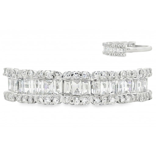 North - South Baguette & Round Brilliant Cut Diamond Band